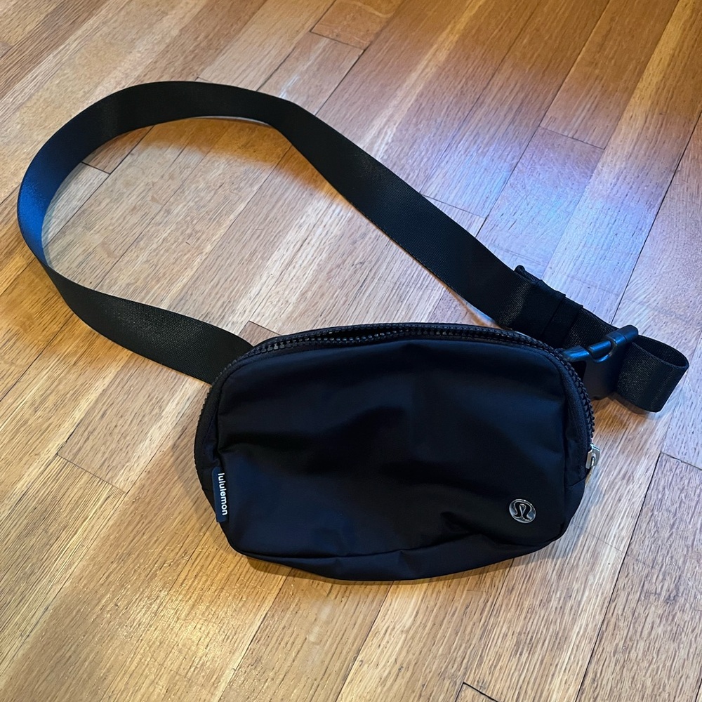 Black lululemon everywhere belt bag. NWOT